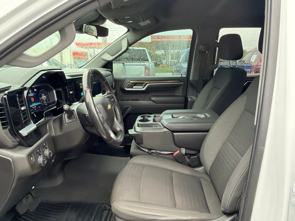 Used 2022 Chevrolet Silverado 1500 LT w/ LPO, Dark Essentials Package AWD/4WD image 7