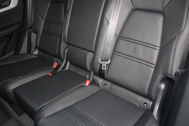 New 2026 Porsche Cayenne Base image 22