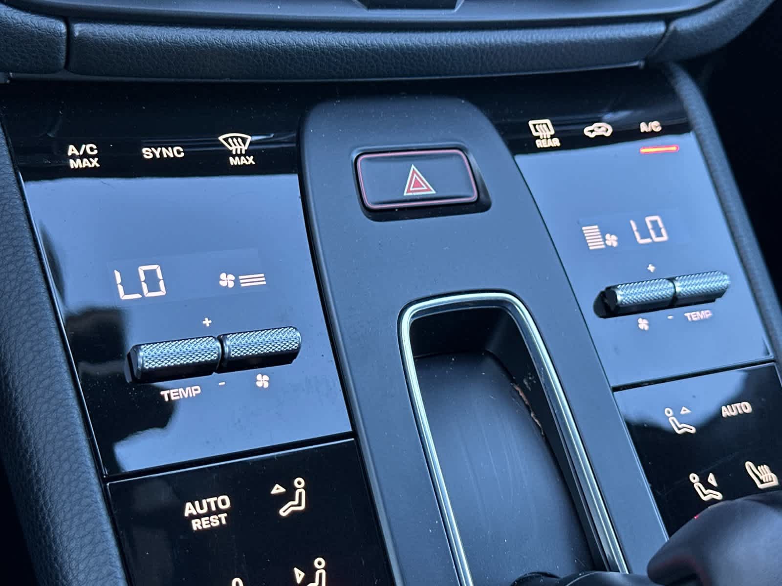 Certified 2025 Porsche Macan AWD/4WD image 23