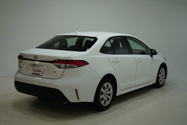Used 2025 Toyota Corolla LE image 8