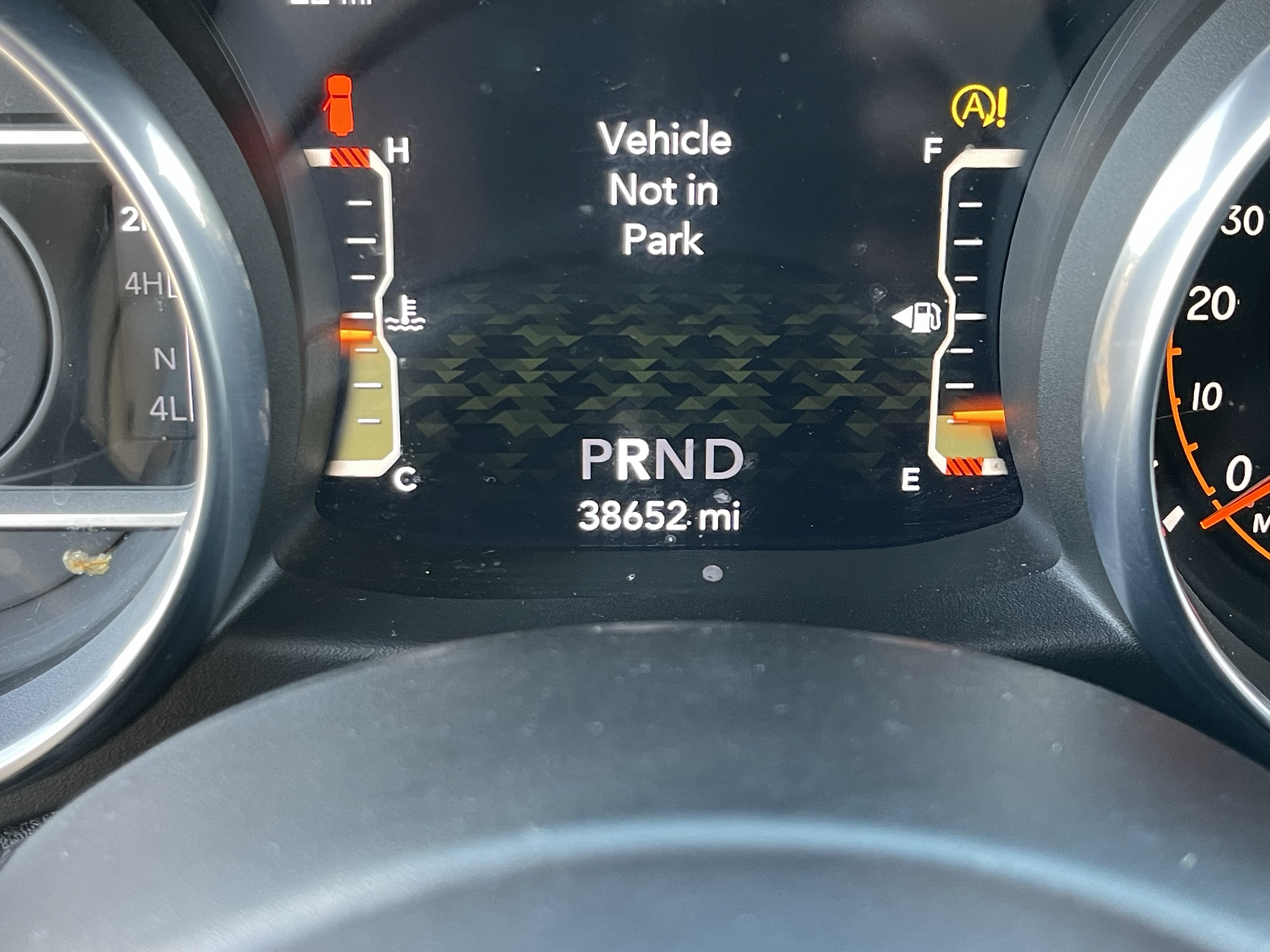Used 2018 Jeep Wrangler Unlimited Sahara w/ Uconnect 4C Nav & Sound Group AWD/4WD image 28