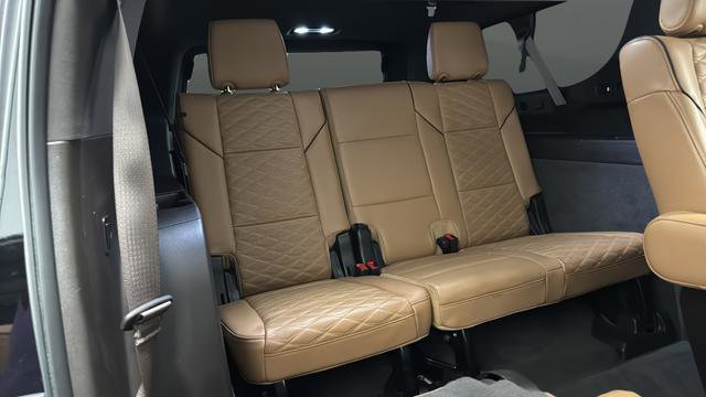 Used 2022 Cadillac Escalade ESV Premium Luxury AWD/4WD image 26