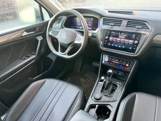 Used 2022 Volkswagen Tiguan SE AWD/4WD image 15