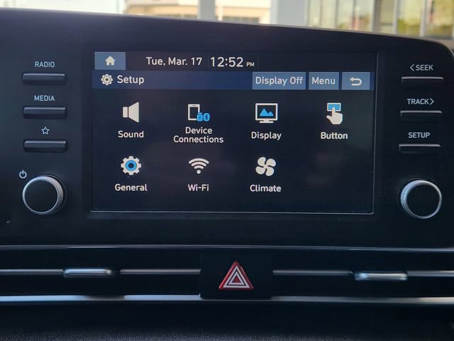 Used 2025 Hyundai Elantra SE image 16