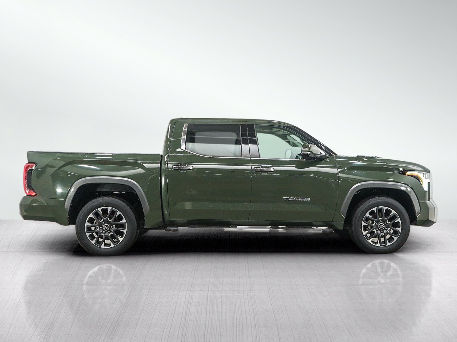 Used 2023 Toyota Tundra Limited AWD/4WD image 8