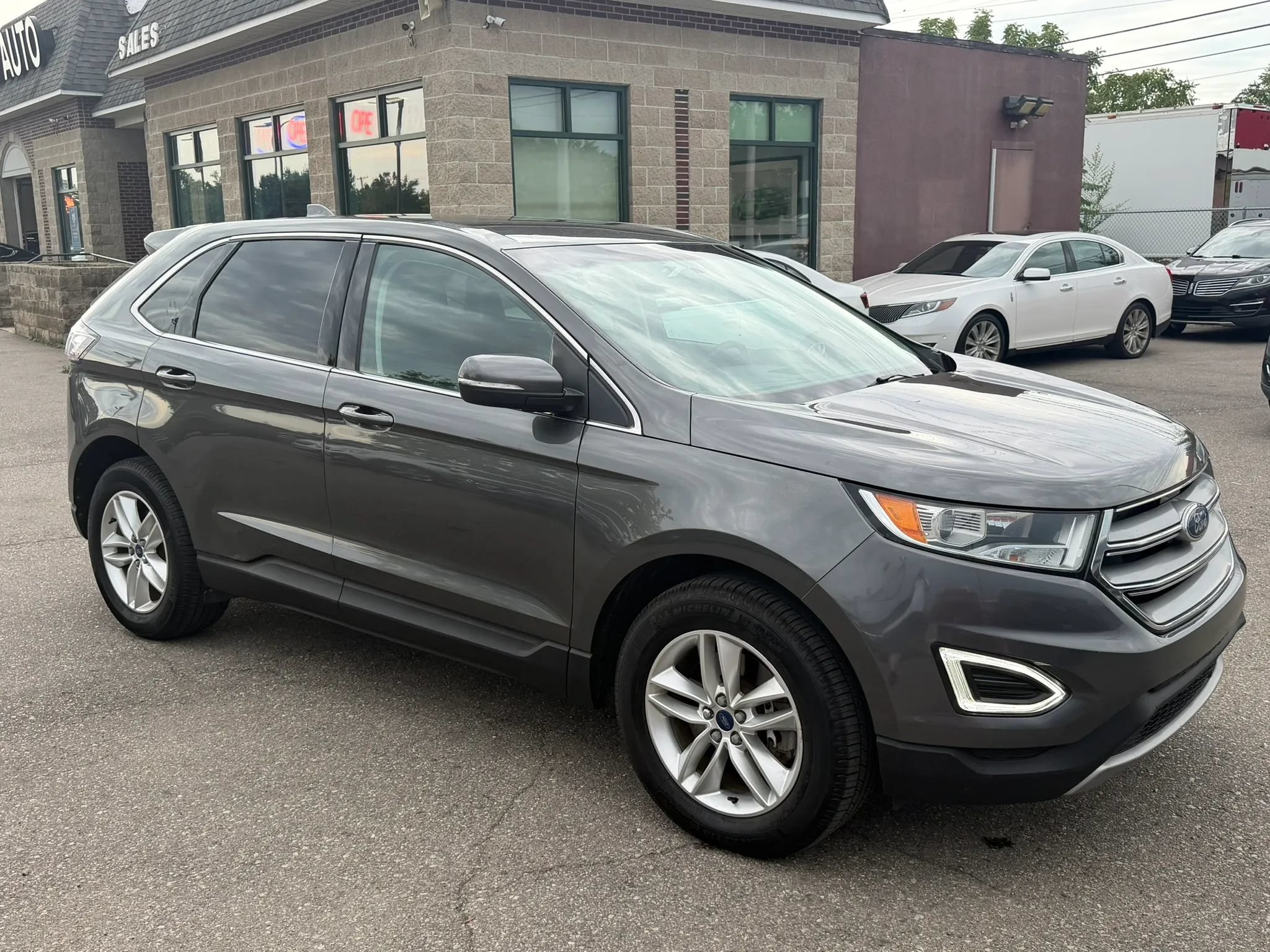 Used 2017 Ford Edge SEL w/ Equipment Group 201A AWD/4WD image 7