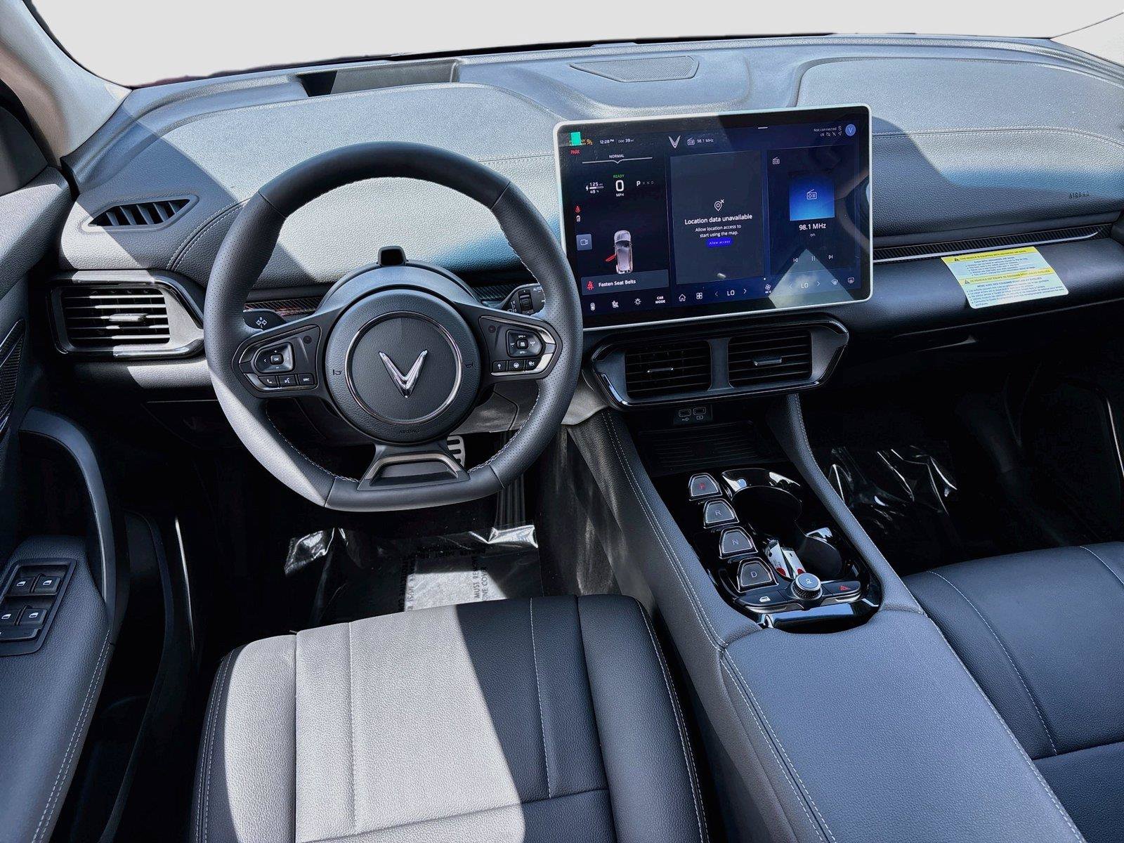 New 2027 VinFast VF 8 Eco AWD/4WD image 21