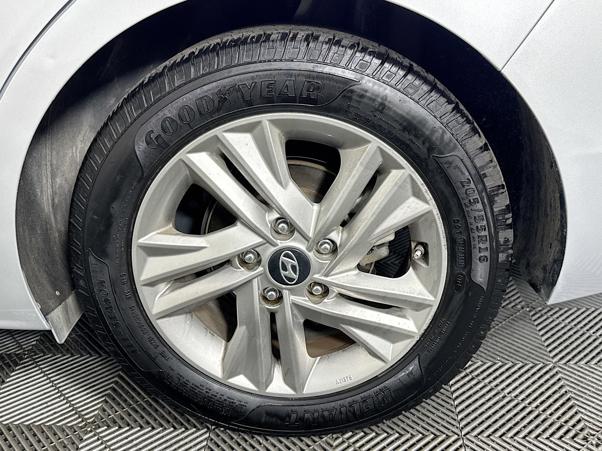 Used 2019 Hyundai Elantra SEL image 35