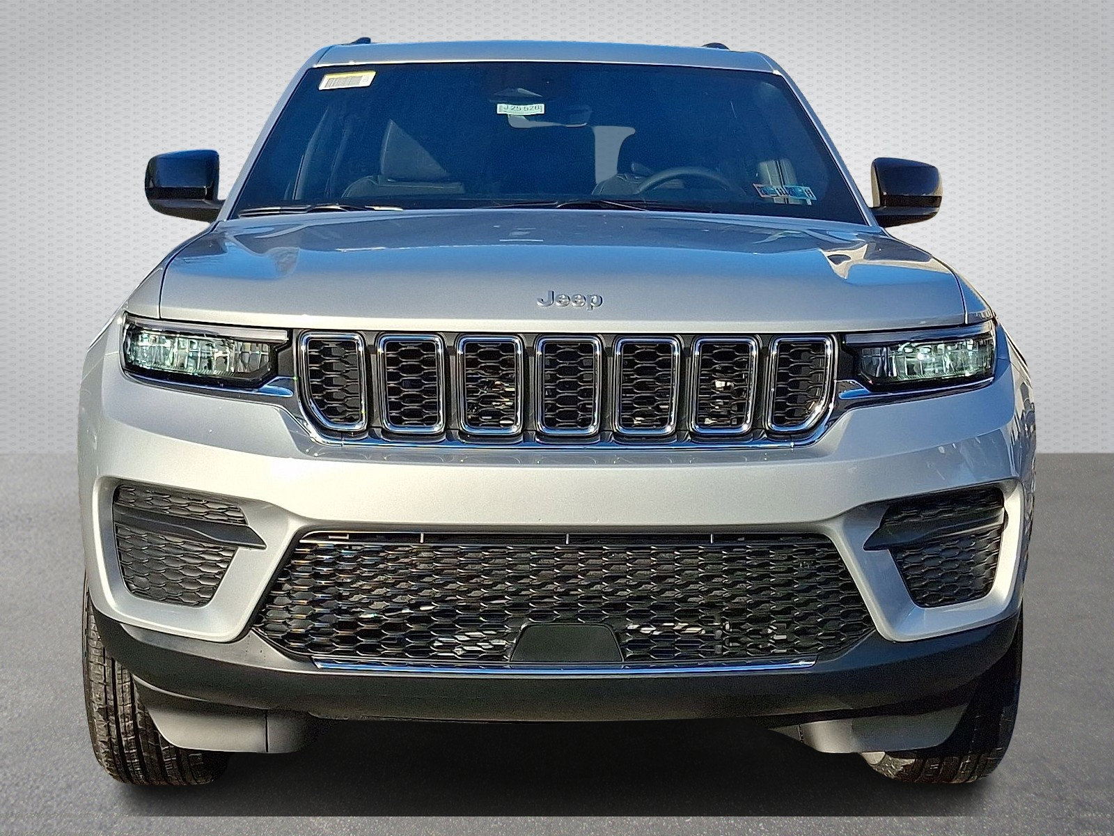 New 2025 Jeep Grand Cherokee Laredo X image 2