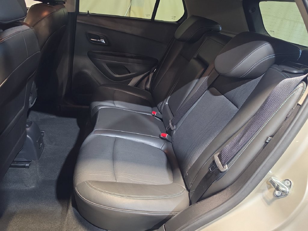 Used 2016 Chevrolet Trax LT w/ LT Convenience Package FWD image 23
