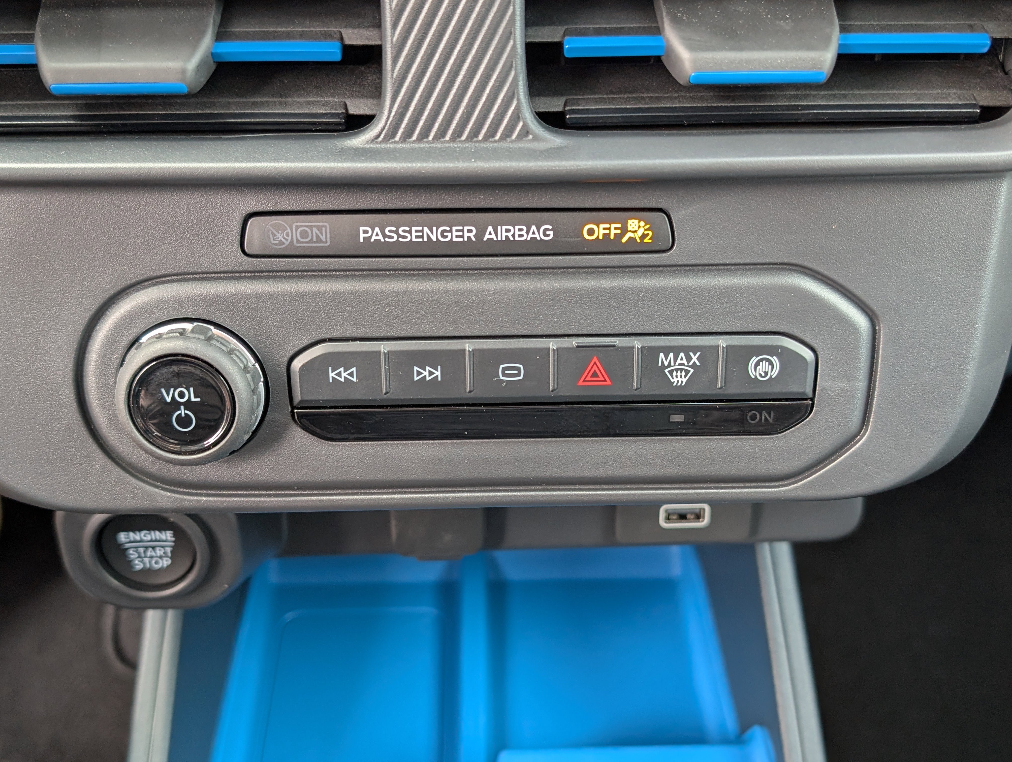 New 2025 Ford Maverick XLT w/ XLT Luxury Package image 24