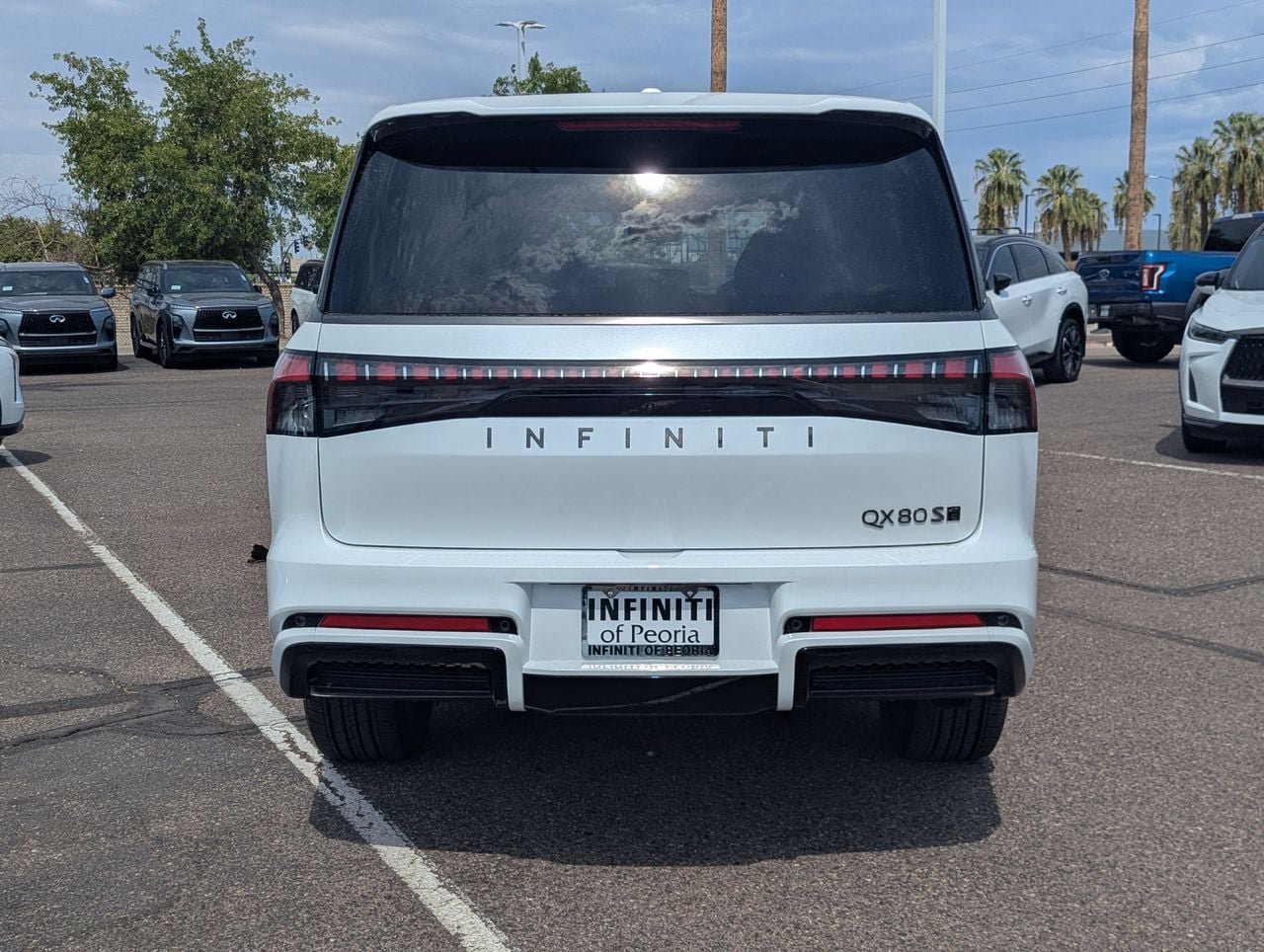 New 2027 INFINITI QX80 Sensory AWD/4WD image 4