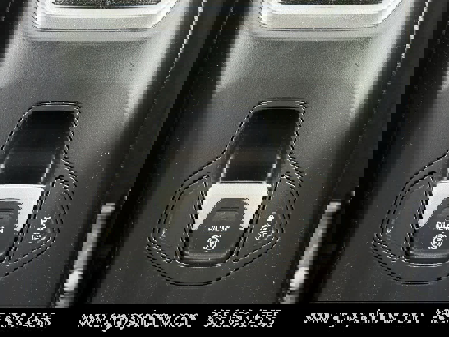 Used 2020 Jeep Renegade Latitude w/ Cold Weather Group image 19