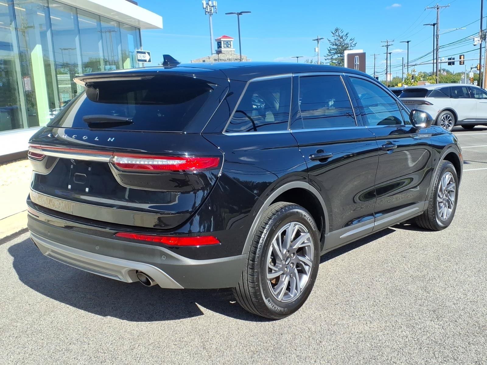 Certified 2024 Lincoln Corsair AWD image 4