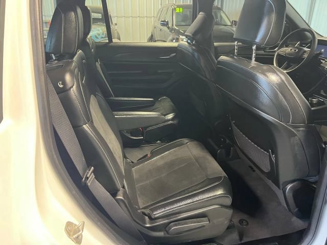 Used 2023 Jeep Grand Cherokee L Laredo AWD/4WD image 12