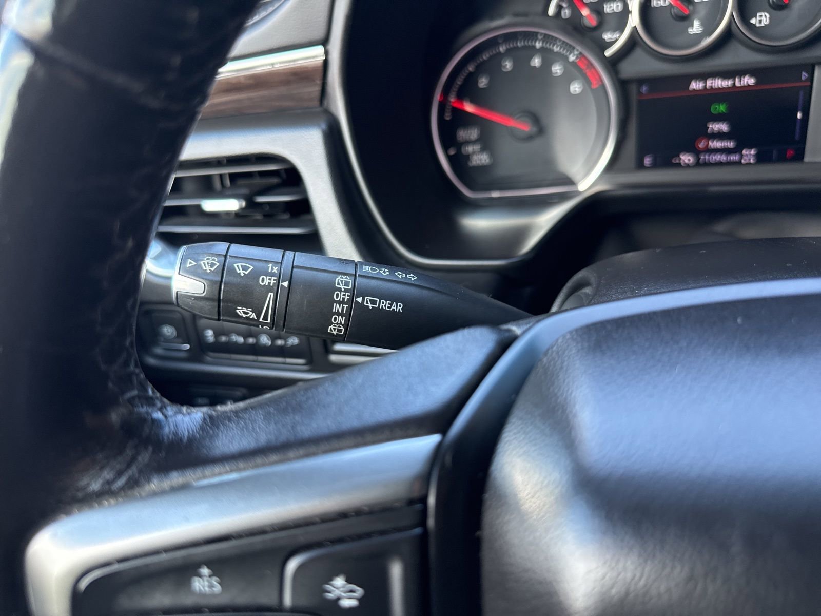 Used 2021 Chevrolet Suburban LT w/ Rear Media and Nav Package AWD/4WD image 37