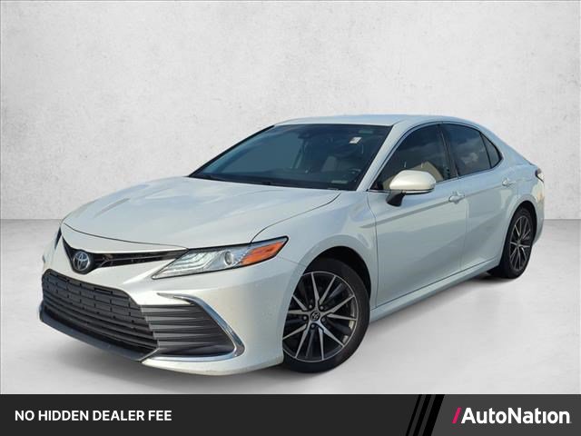 Used 2022 Toyota Camry XLE