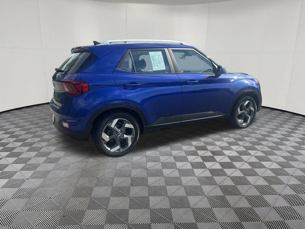Used 2022 Hyundai Venue Limited FWD image 5