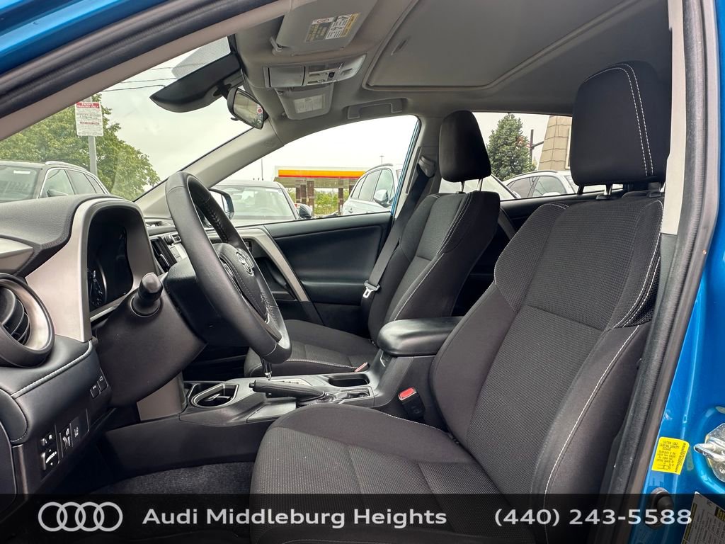 Used 2018 Toyota RAV4 XLE AWD/4WD image 11