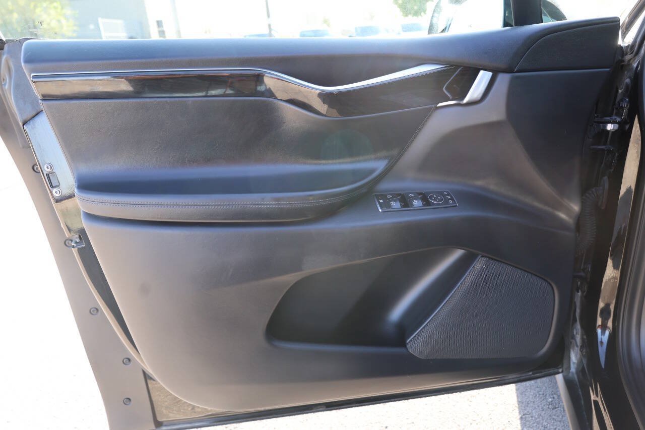Used 2018 Tesla Model X 75D AWD/4WD image 12
