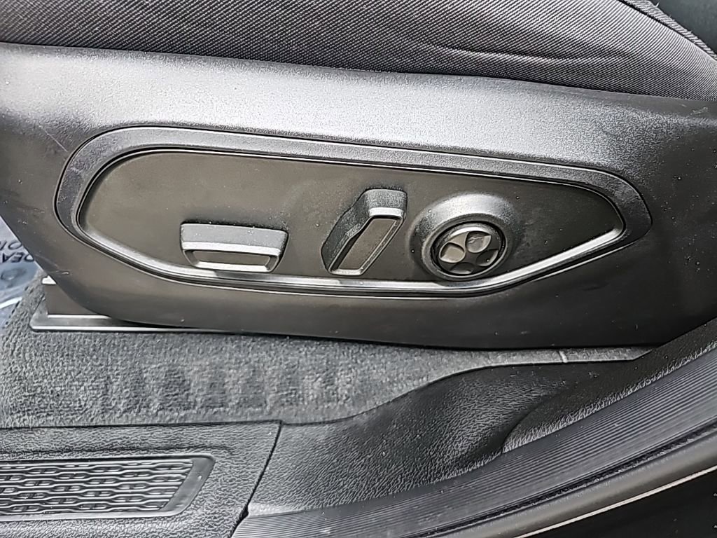 Certified 2025 Jeep Grand Cherokee Laredo w/ Luxury Tech Group I AWD/4WD image 25