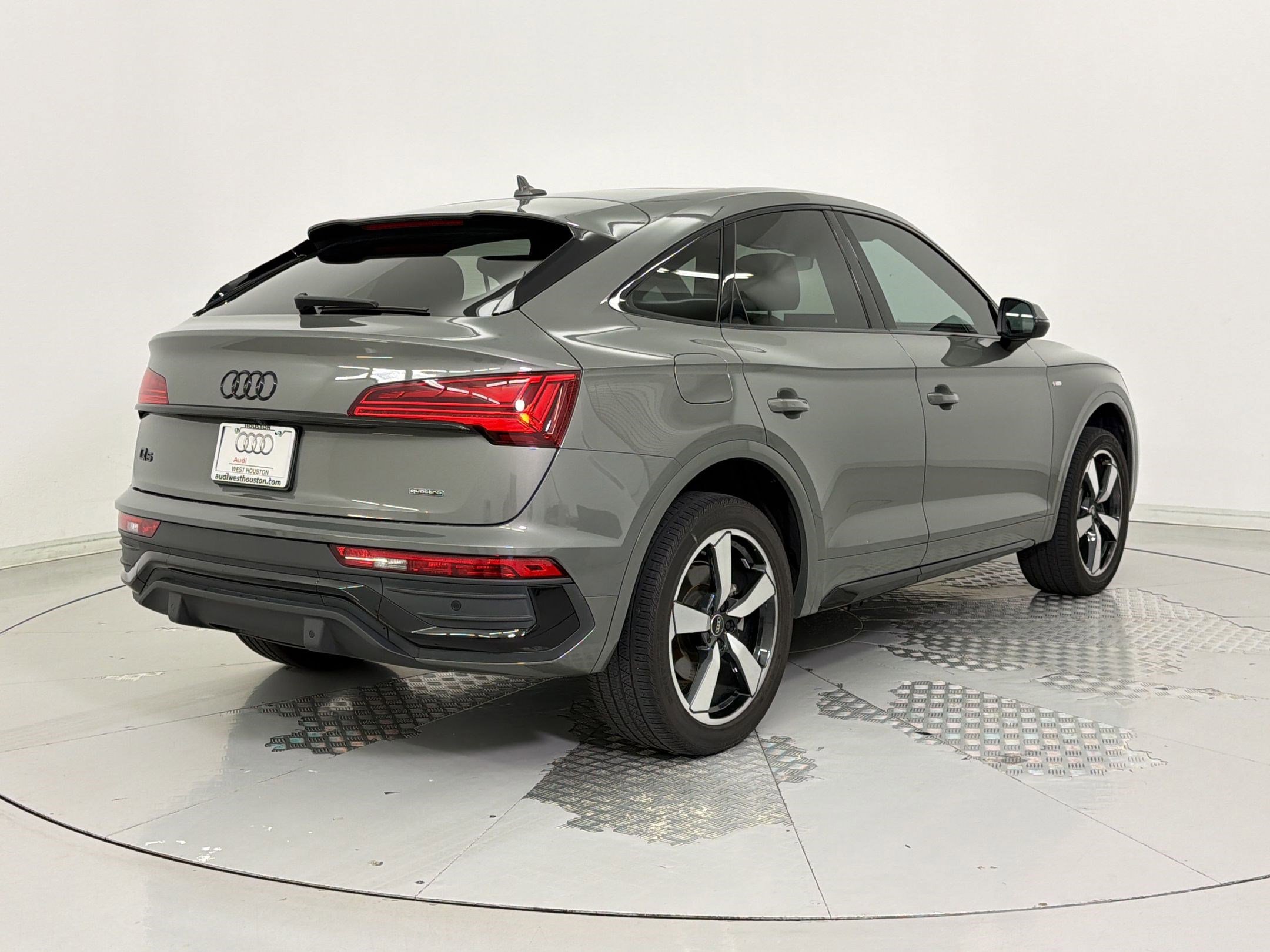 Certified 2023 Audi Q5 2.0T Premium Plus image 9