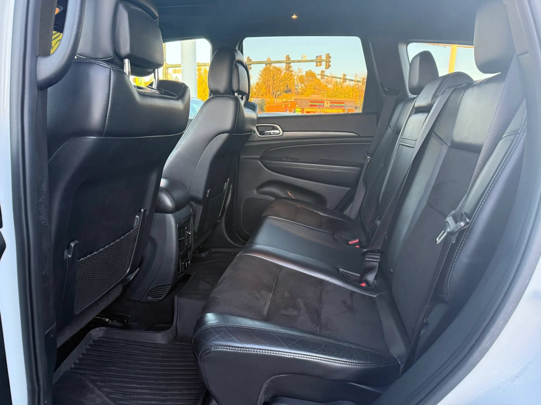 Used 2020 Jeep Grand Cherokee Altitude AWD/4WD image 13
