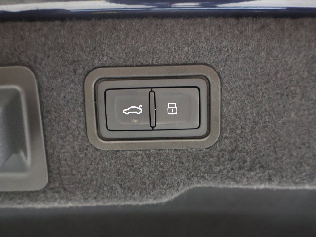 New 2026 Audi A8 L 3.0T image 15