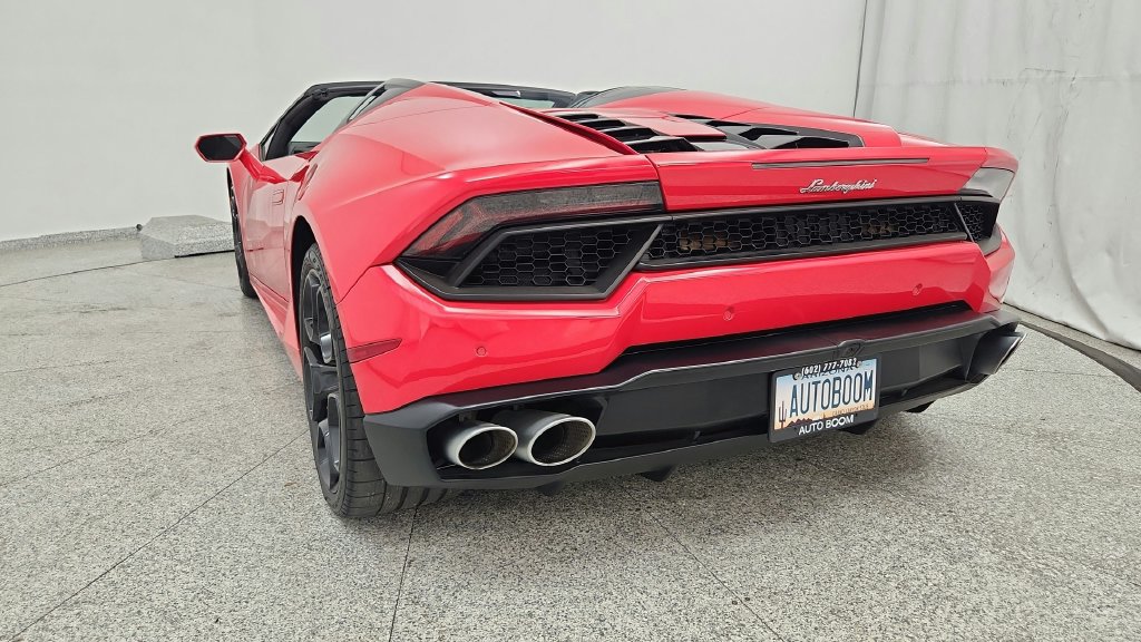 Used 2017 Lamborghini Huracan LP 580-2 RWD image 19