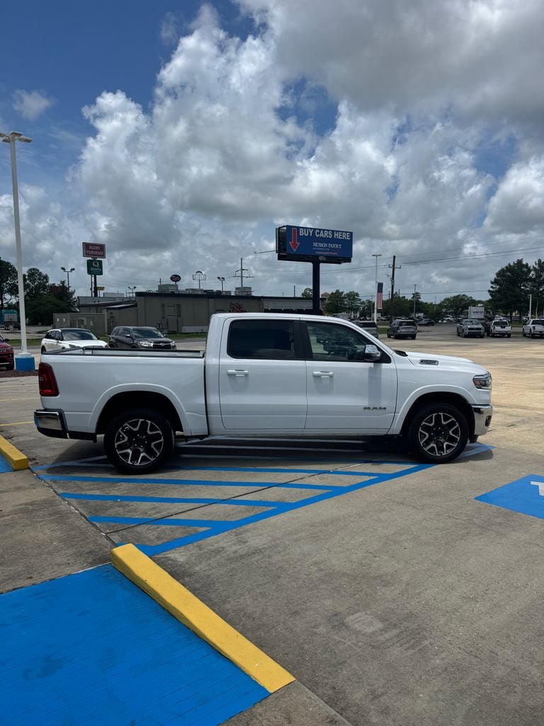 Used 2025 RAM 1500 Laramie AWD/4WD image 4