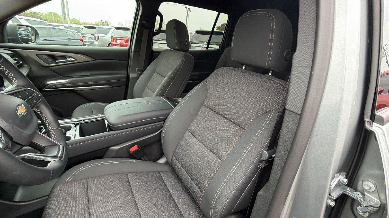 Used 2026 Chevrolet Traverse LT FWD image 14