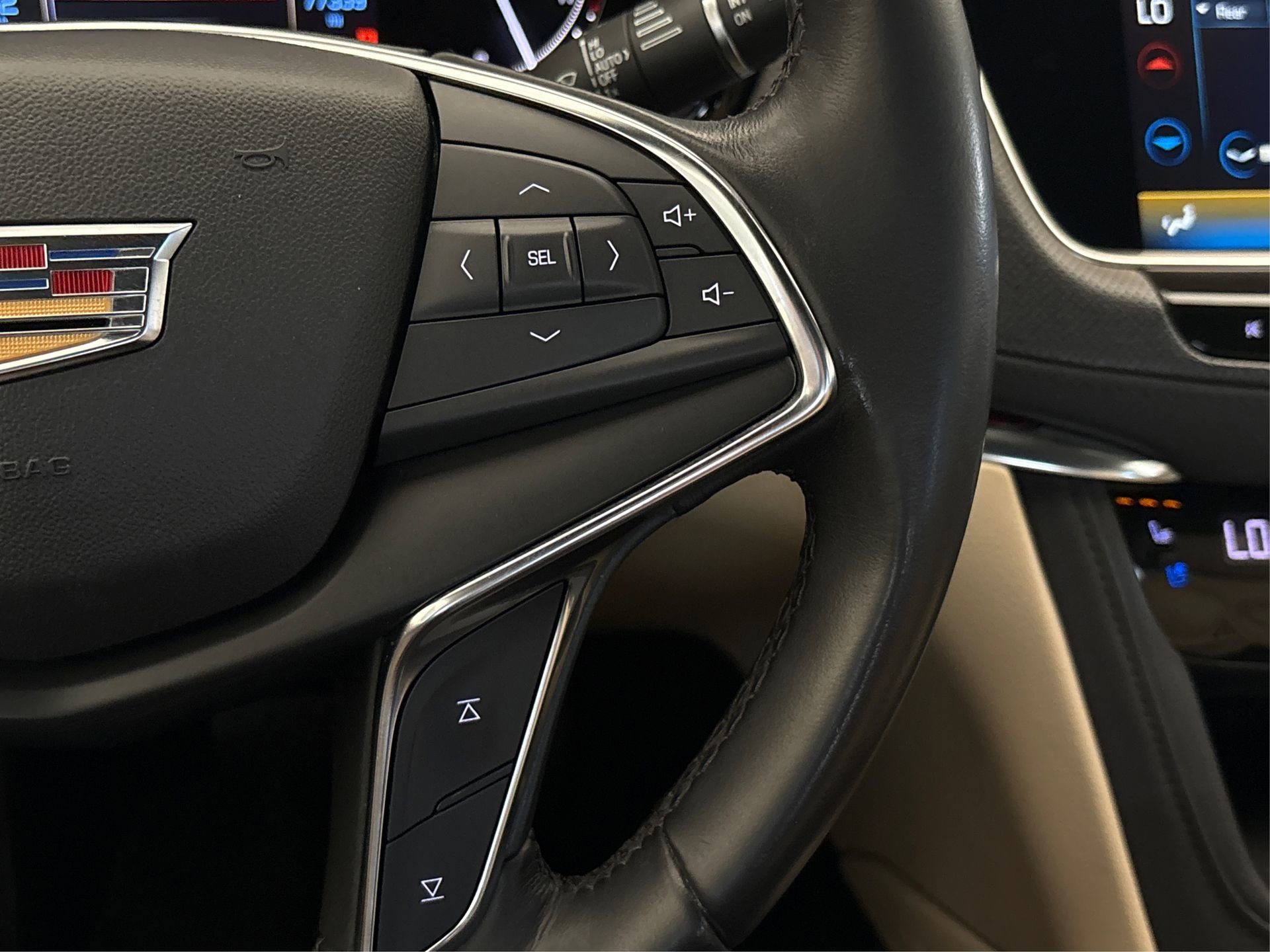 Used 2019 Cadillac XT5 Premium Luxury FWD image 29