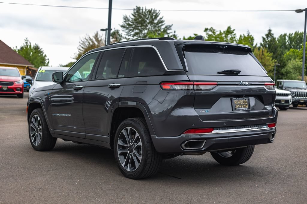 Used 2022 Jeep Grand Cherokee Overland w/ Advanced Protech Group III AWD/4WD image 11