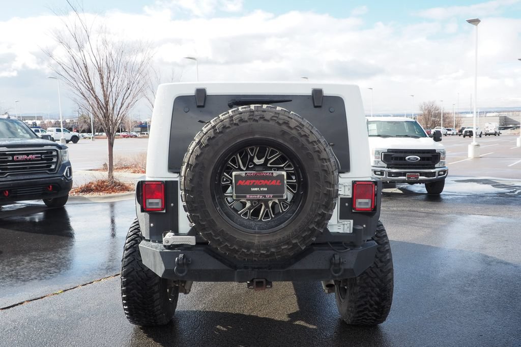 Used 2017 Jeep Wrangler Unlimited Sahara AWD/4WD image 6