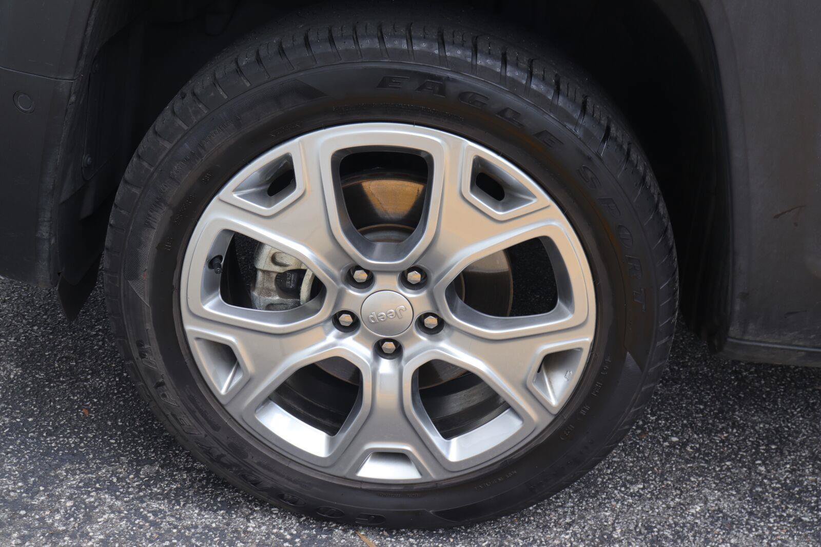 Used 2023 Jeep Renegade Limited w/ Sun/Sound Group AWD/4WD image 39