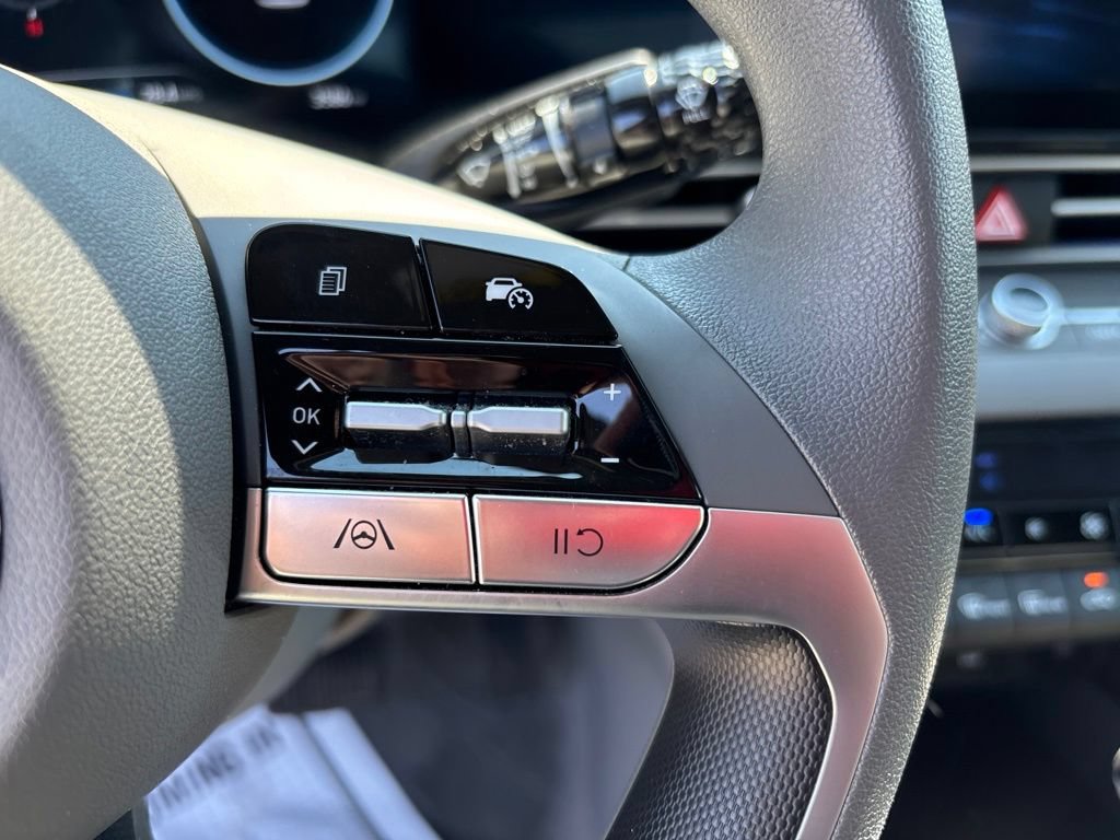 Certified 2024 Hyundai Elantra SEL FWD image 24