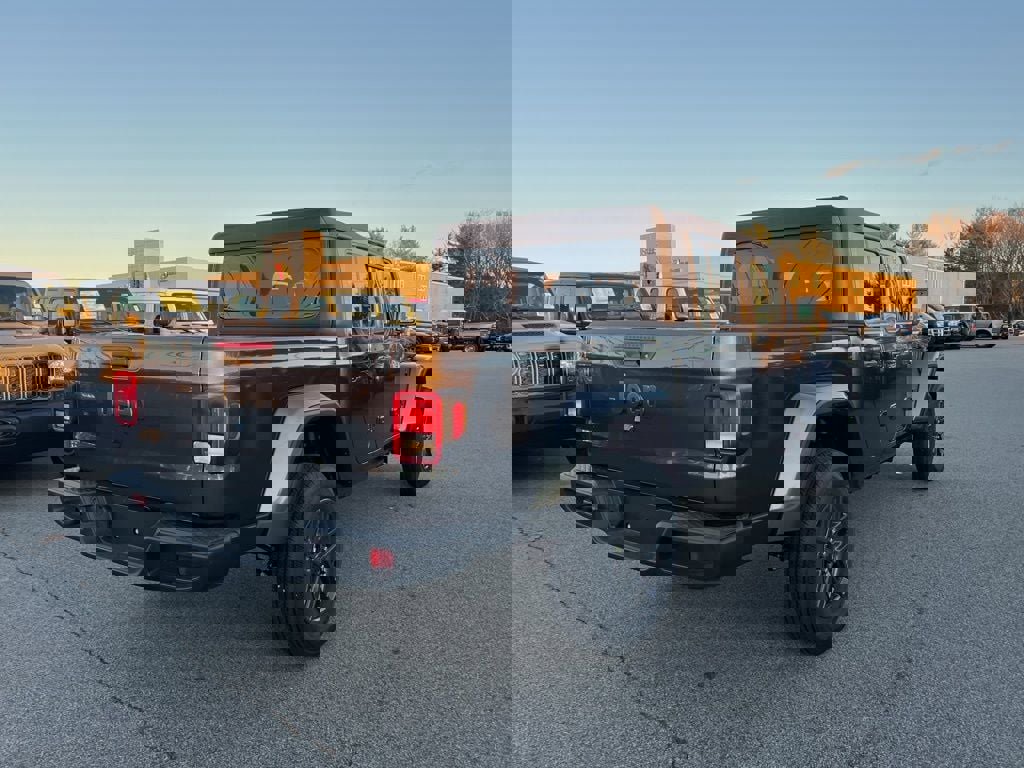 New 2026 Jeep Gladiator Sport image 7