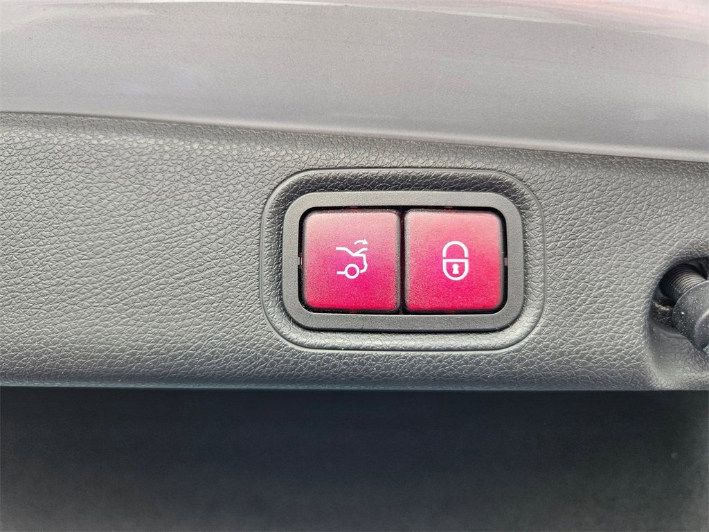 Used 2019 Mercedes-Benz E 300 4MATIC image 24