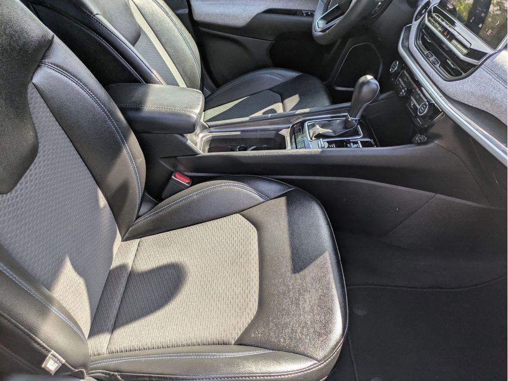 Used 2024 Jeep Compass Latitude image 31