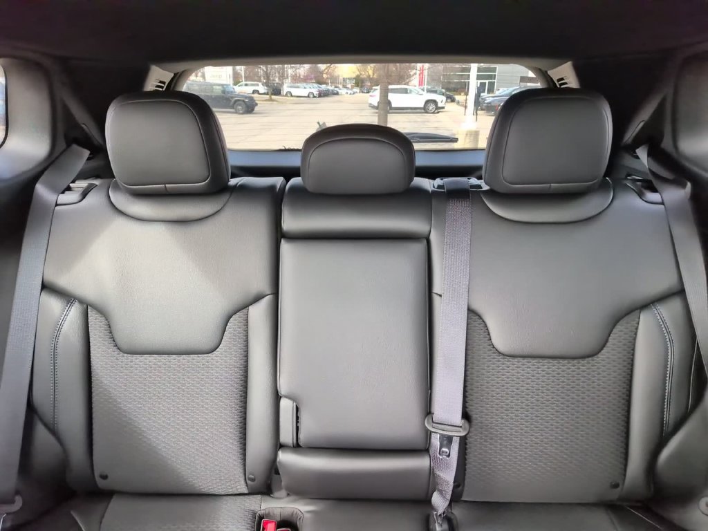 New 2026 Jeep Compass Latitude AWD/4WD image 33