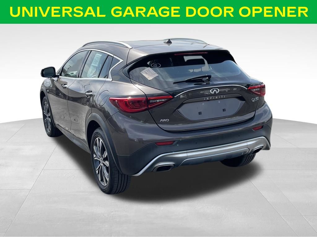 Used 2018 INFINITI QX30 Premium w/ Navigation Package image 12