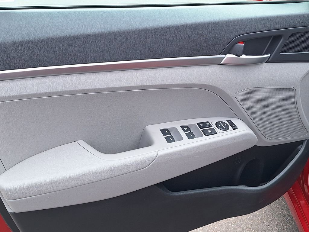 Used 2019 Hyundai Elantra SE image 9