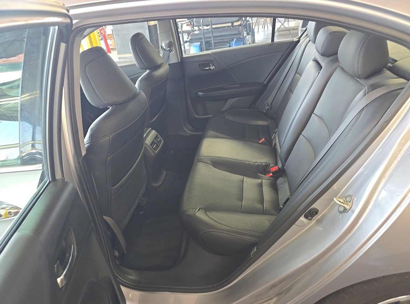 Used 2017 Honda Accord EX-L image 8