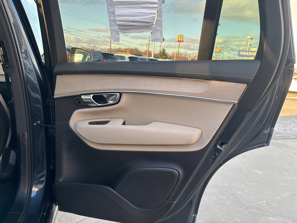 Certified 2025 Volvo XC90 B6 Plus image 45