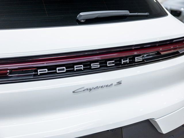 Certified 2025 Porsche Cayenne S AWD/4WD image 22