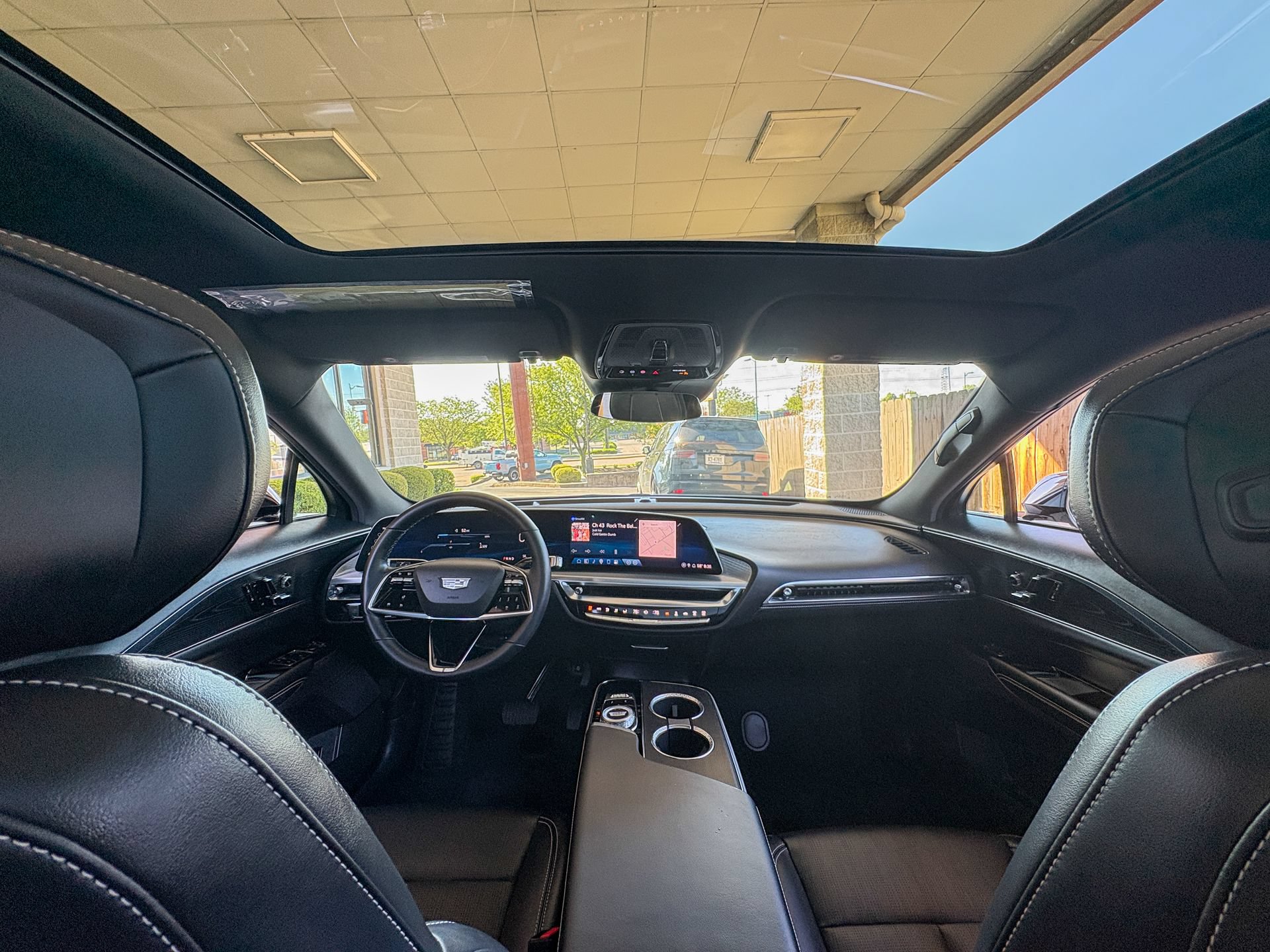 Used 2024 Cadillac Lyriq Luxury RWD image 28