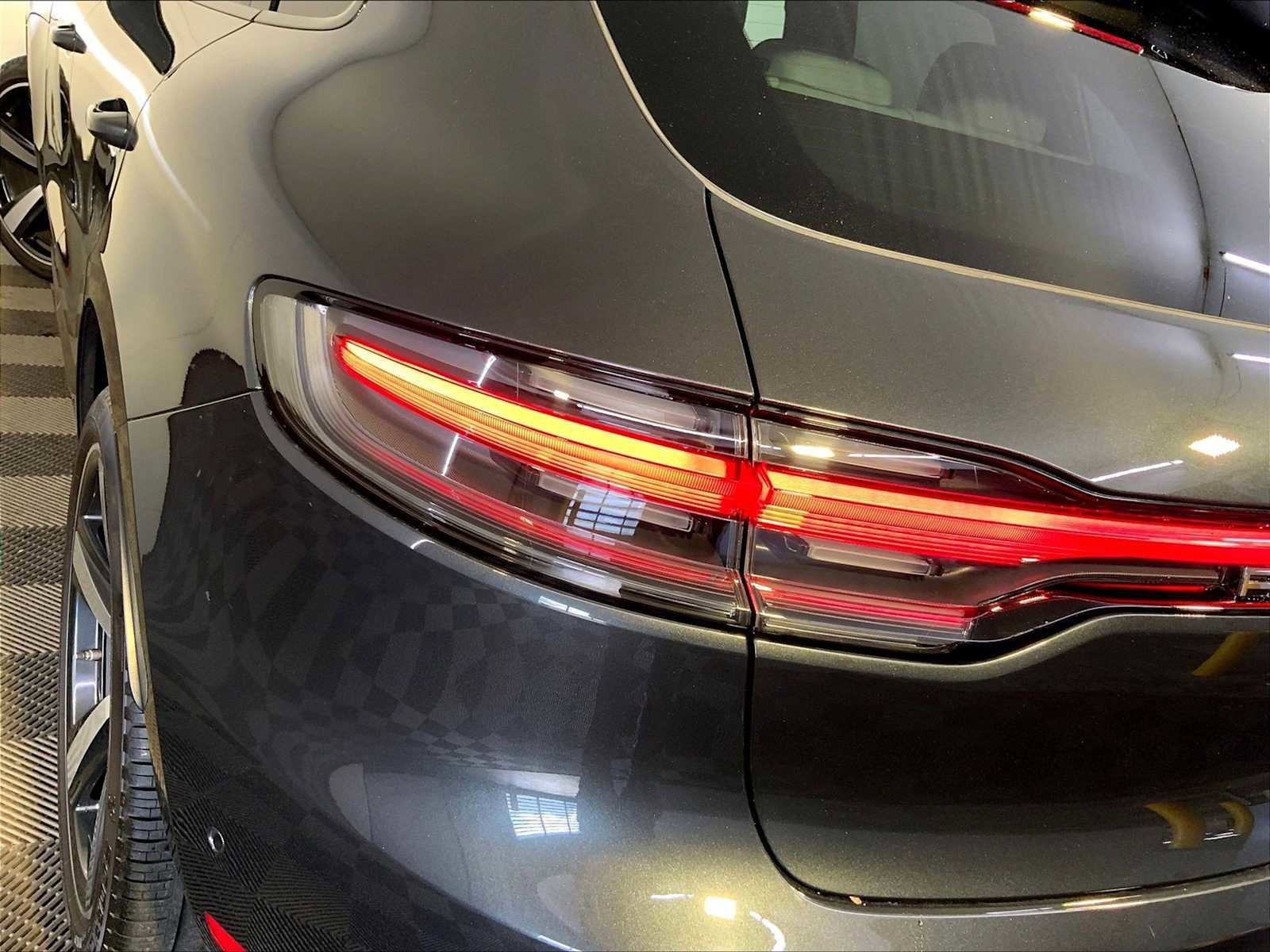 Certified 2023 Porsche Macan S AWD/4WD image 30