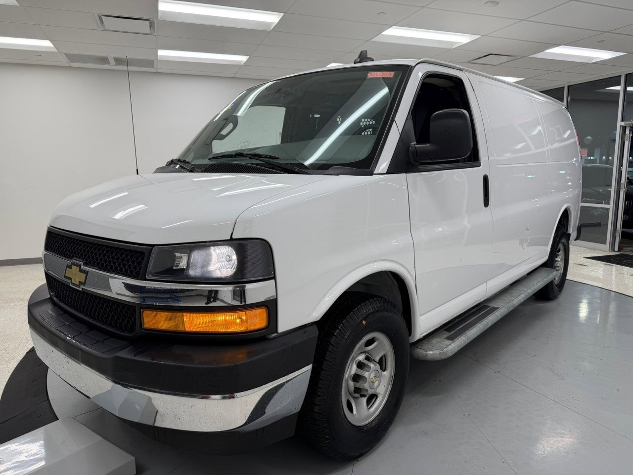 Used 2023 Chevrolet Express 2500 w/ Driver Convenience Package image 3