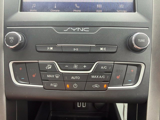 Used 2020 Ford Fusion SEL FWD image 30