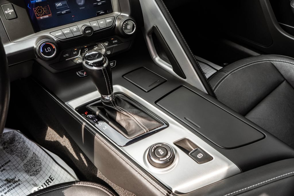Used 2019 Chevrolet Corvette Stingray Coupe w/ 1LT RWD image 21